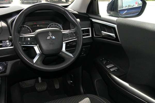2023 Mitsubishi Outlander ES ZM