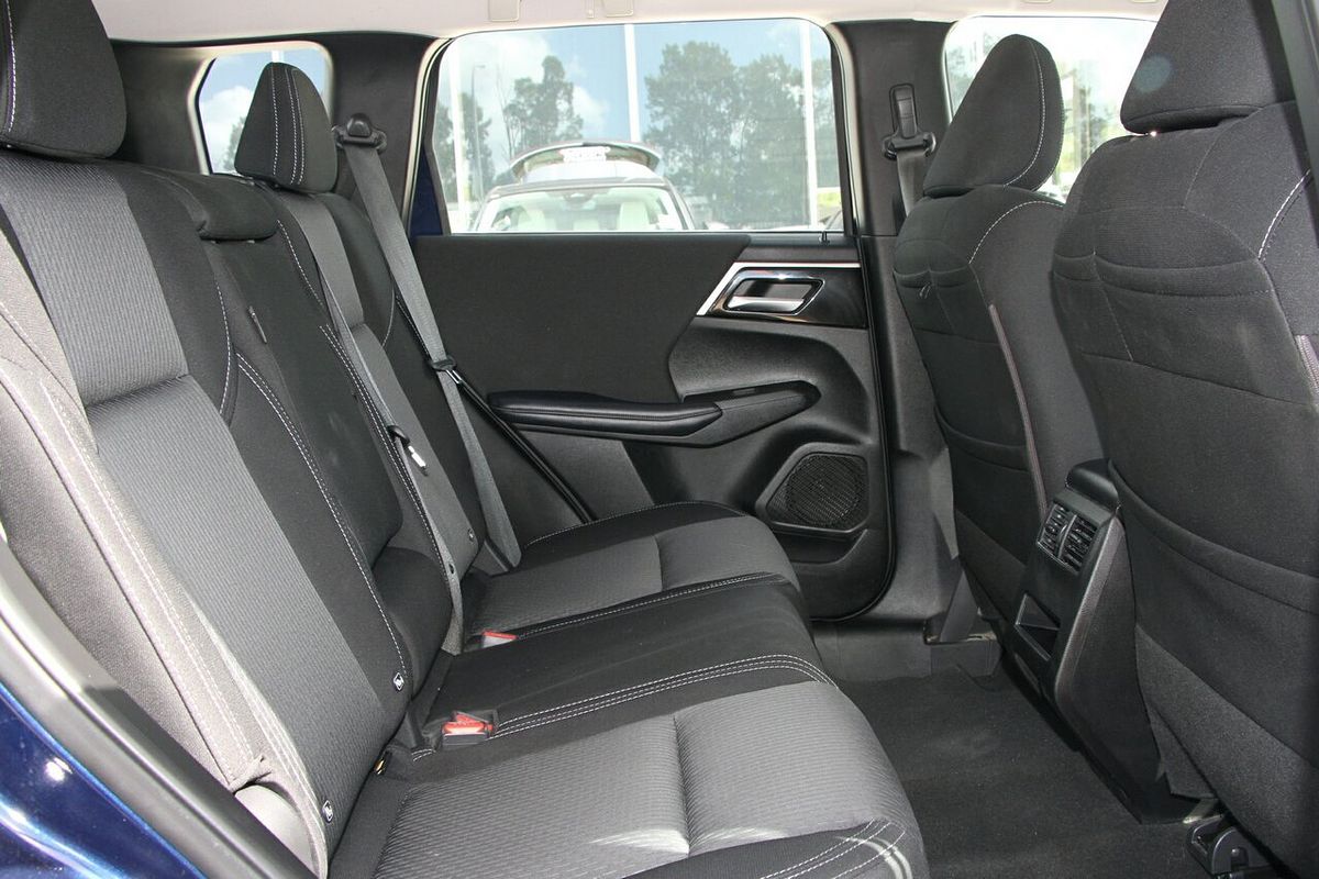 2023 Mitsubishi Outlander ES ZM