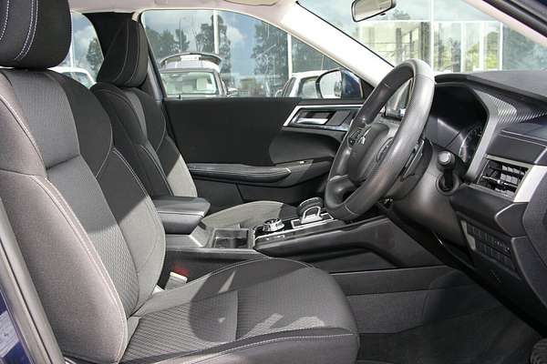 2023 Mitsubishi Outlander ES ZM