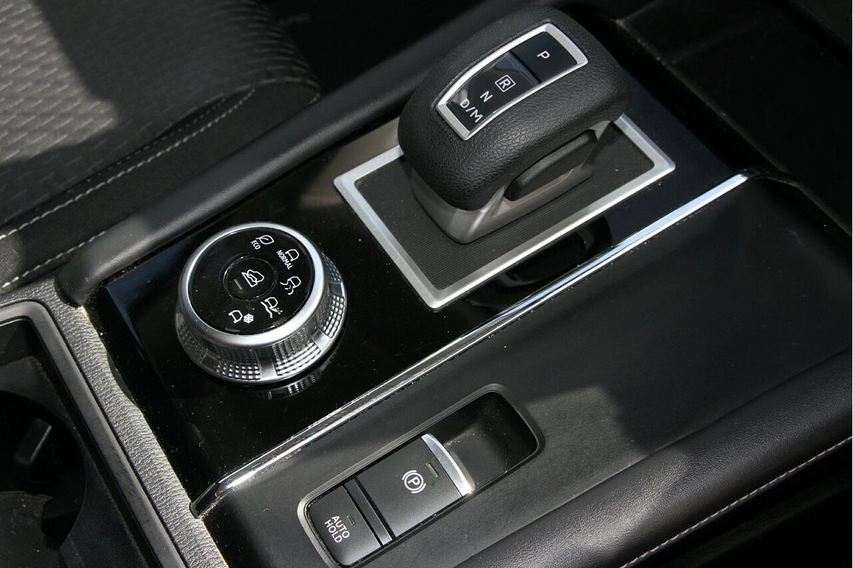 2023 Mitsubishi Outlander ES ZM