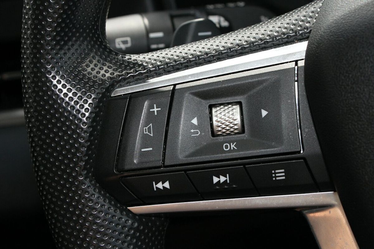 2023 Mitsubishi Outlander ES ZM