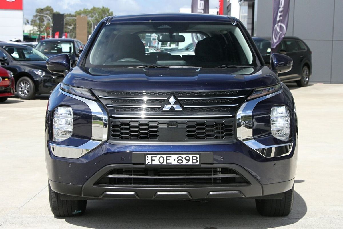 2023 Mitsubishi Outlander ES ZM