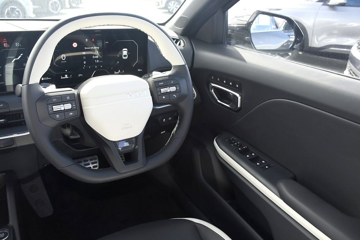 2025 Kia K4 GT-Line CL4m