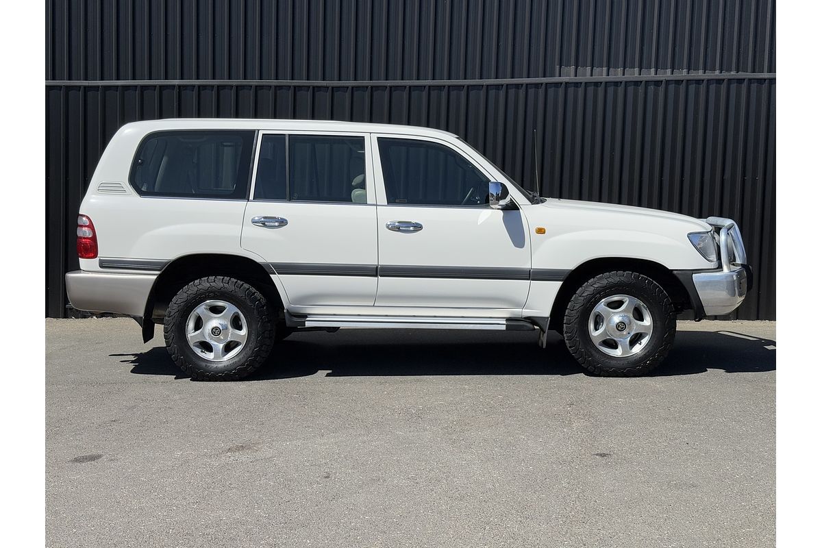 2003 Toyota Landcruiser GXL UZJ100R