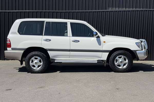 2003 Toyota Landcruiser GXL UZJ100R