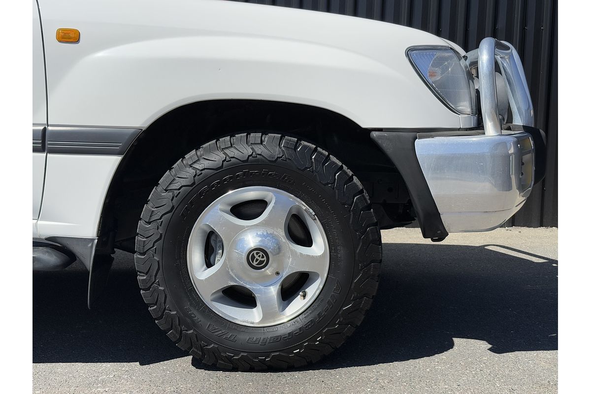 2003 Toyota Landcruiser GXL UZJ100R