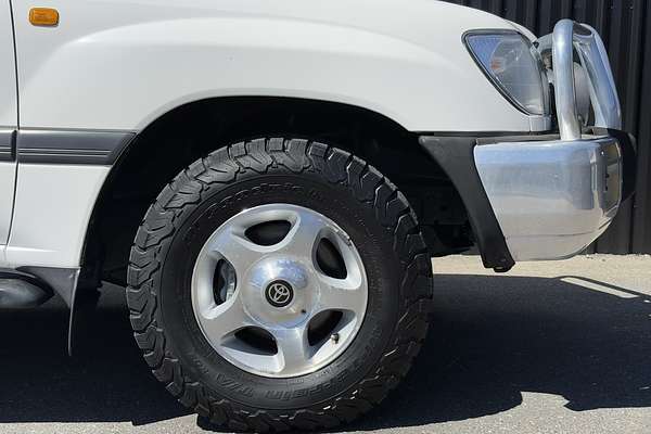 2003 Toyota Landcruiser GXL UZJ100R