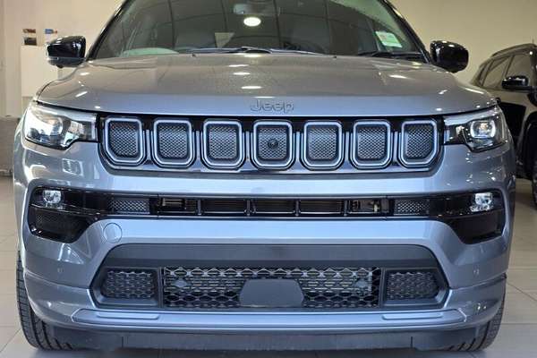 2023 Jeep Compass S-Limited M6