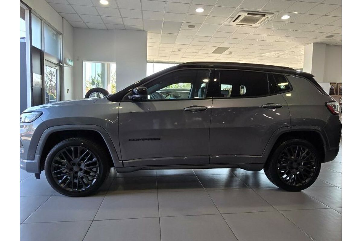 2023 Jeep Compass S-Limited M6