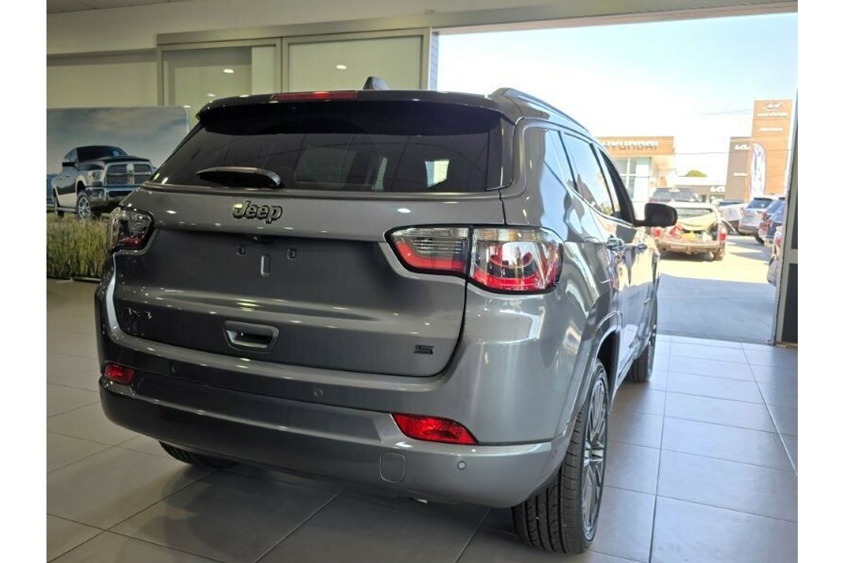 2023 Jeep Compass S-Limited M6