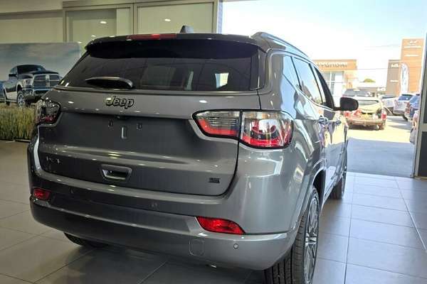 2023 Jeep Compass S-Limited M6