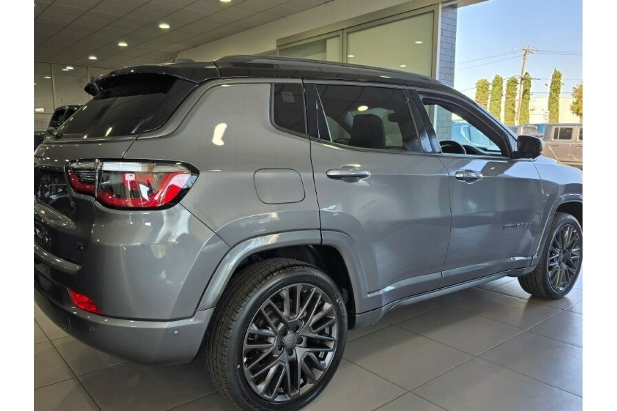 2023 Jeep Compass S-Limited M6