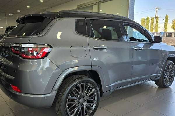 2023 Jeep Compass S-Limited M6