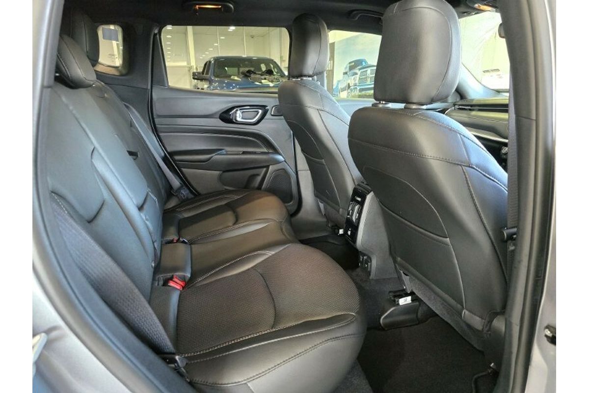 2023 Jeep Compass S-Limited M6
