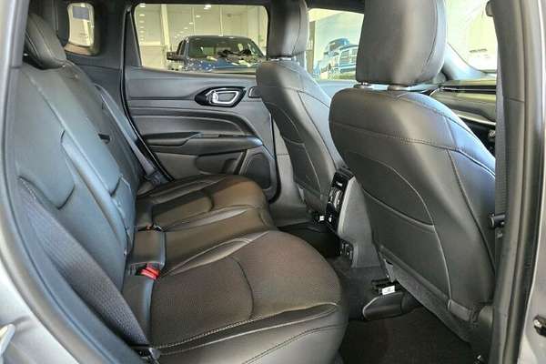 2023 Jeep Compass S-Limited M6