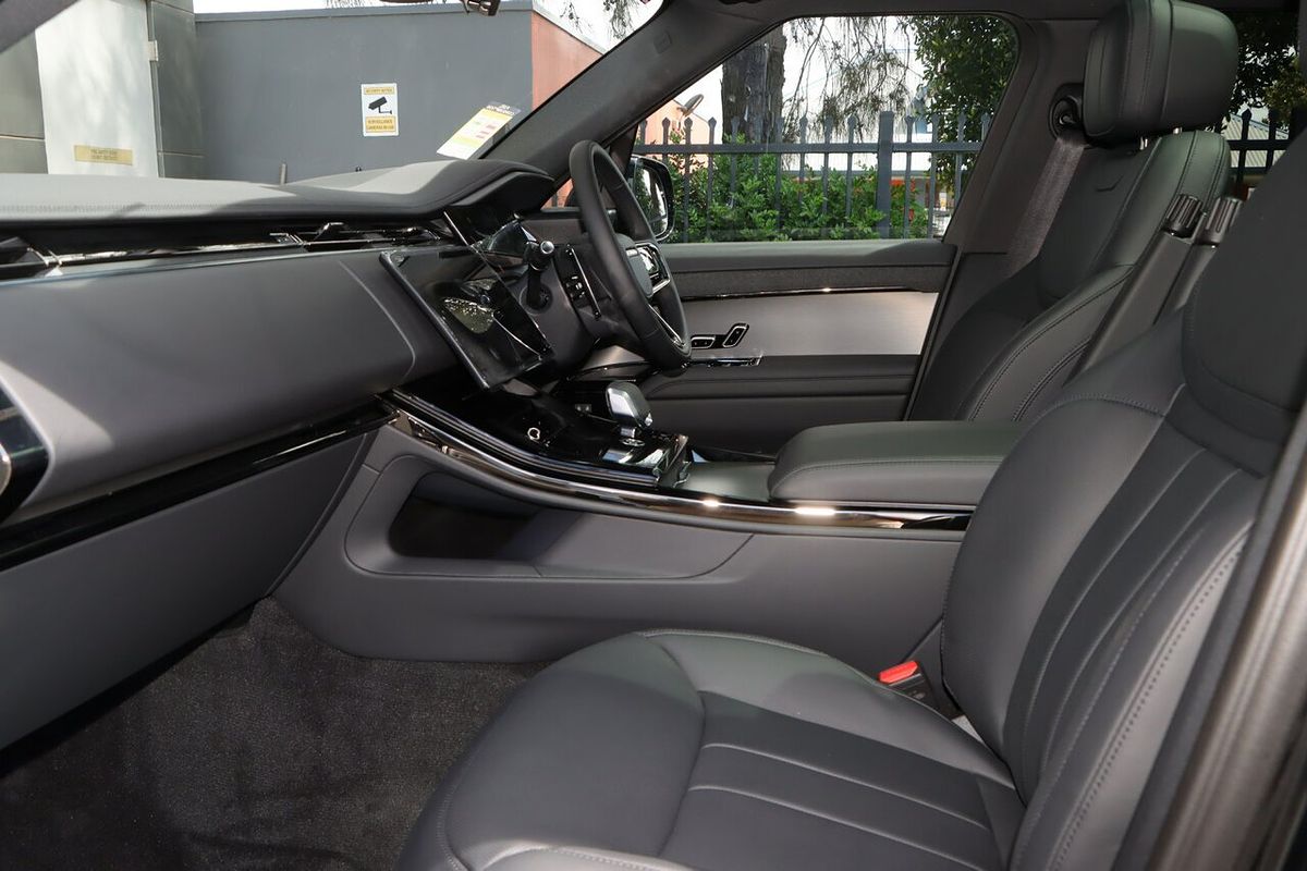 2024 Land Rover Range Rover Sport D350 Dynamic HSE L461