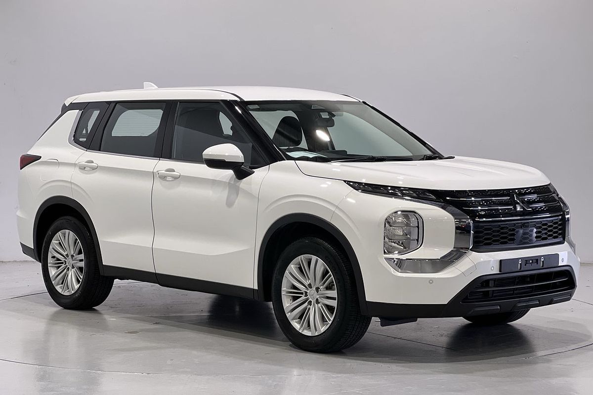 2023 Mitsubishi Outlander ES ZM