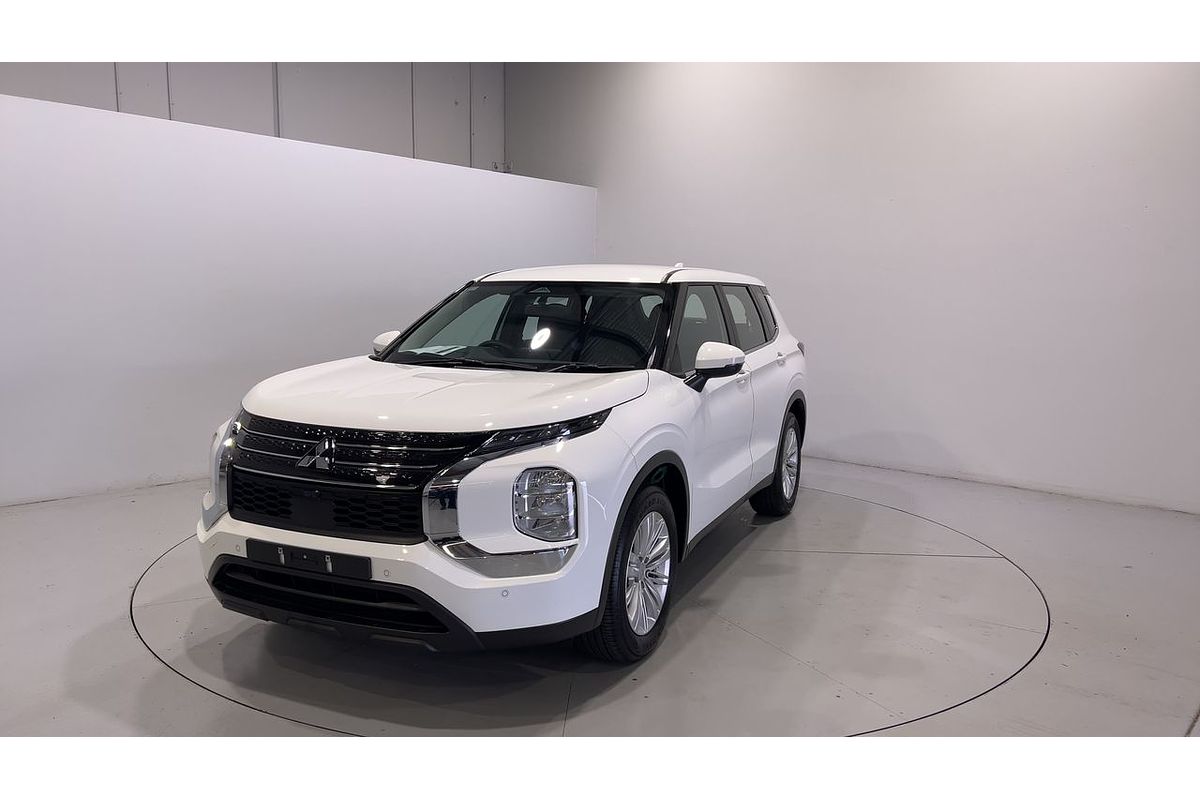2023 Mitsubishi Outlander ES ZM
