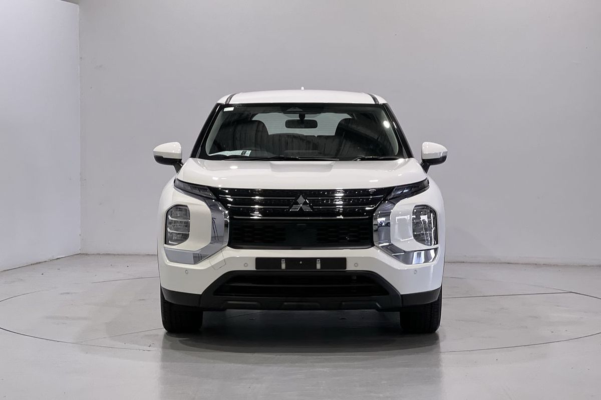 2023 Mitsubishi Outlander ES ZM