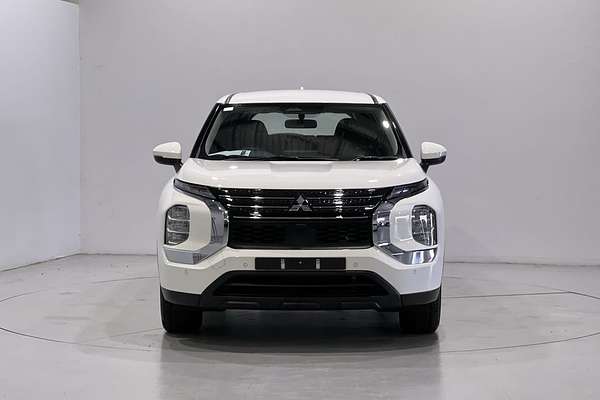 2023 Mitsubishi Outlander ES ZM