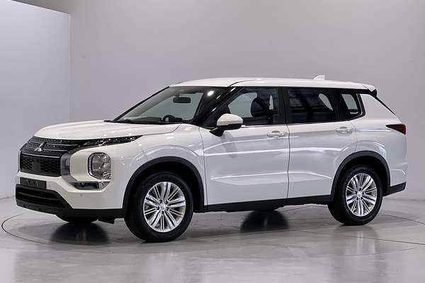 2023 Mitsubishi Outlander ES ZM