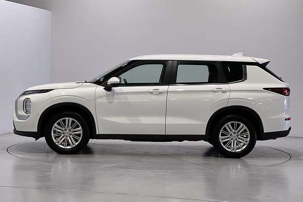 2023 Mitsubishi Outlander ES ZM