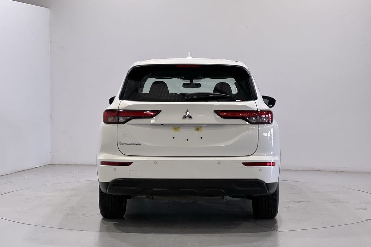 2023 Mitsubishi Outlander ES ZM