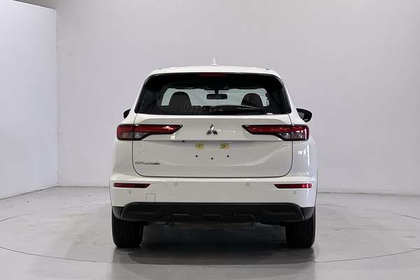 2023 Mitsubishi Outlander ES ZM