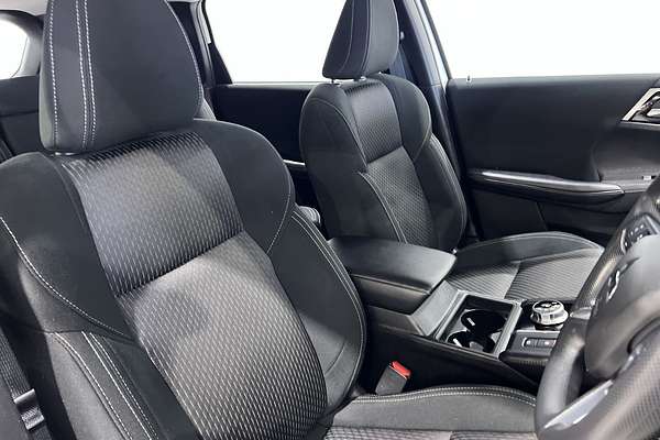 2023 Mitsubishi Outlander ES ZM