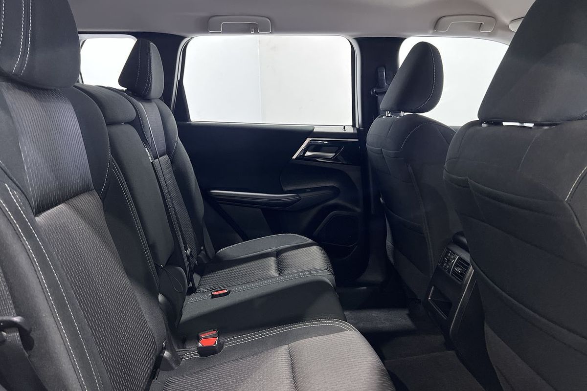 2023 Mitsubishi Outlander ES ZM