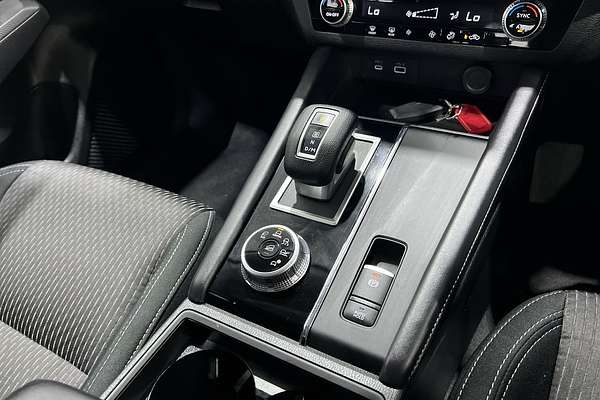 2023 Mitsubishi Outlander ES ZM
