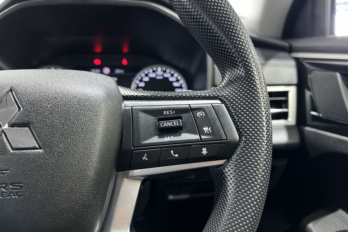 2023 Mitsubishi Outlander ES ZM