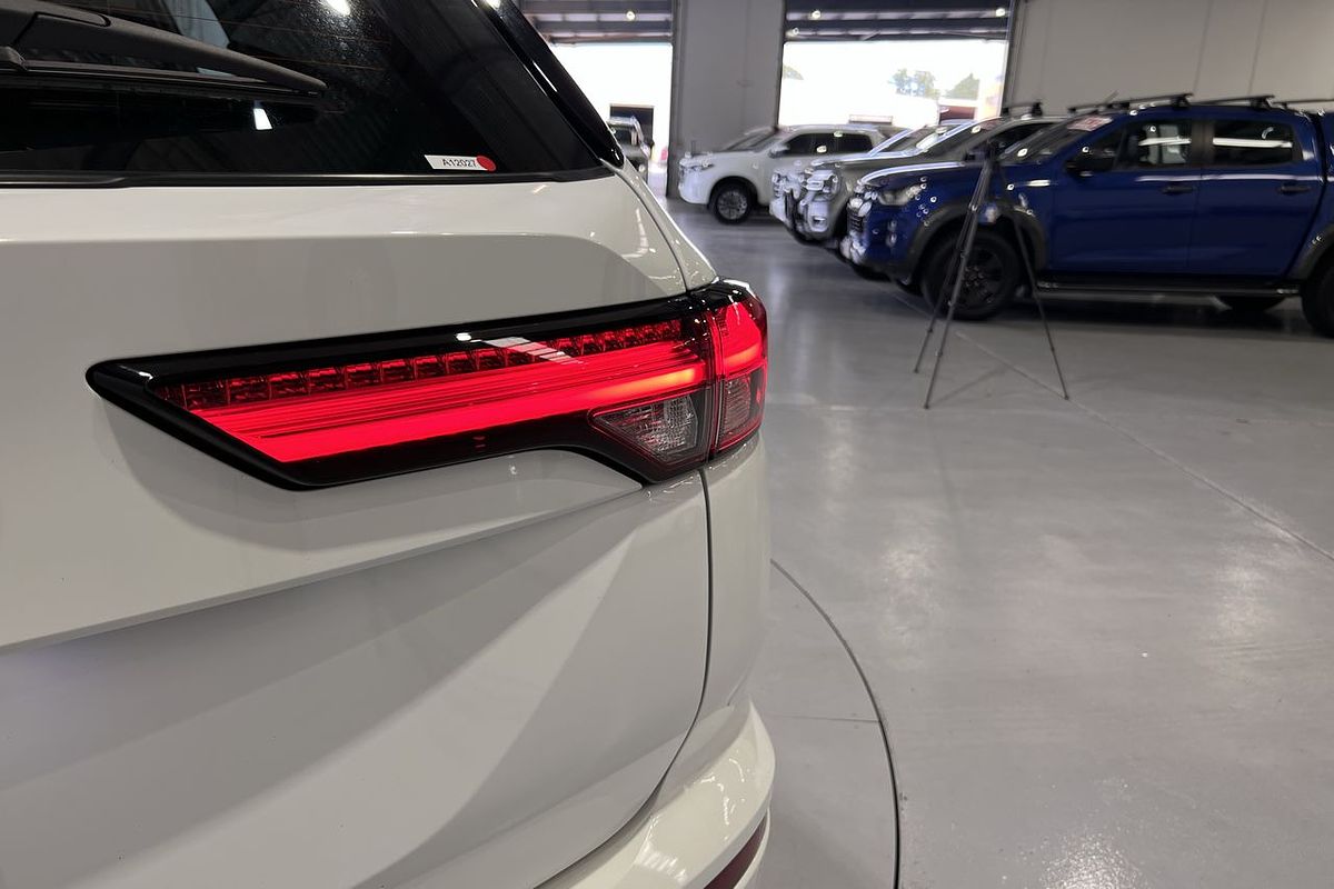 2023 Mitsubishi Outlander ES ZM