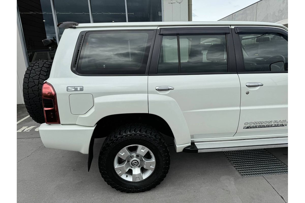 2012 Nissan Patrol ST GU 7