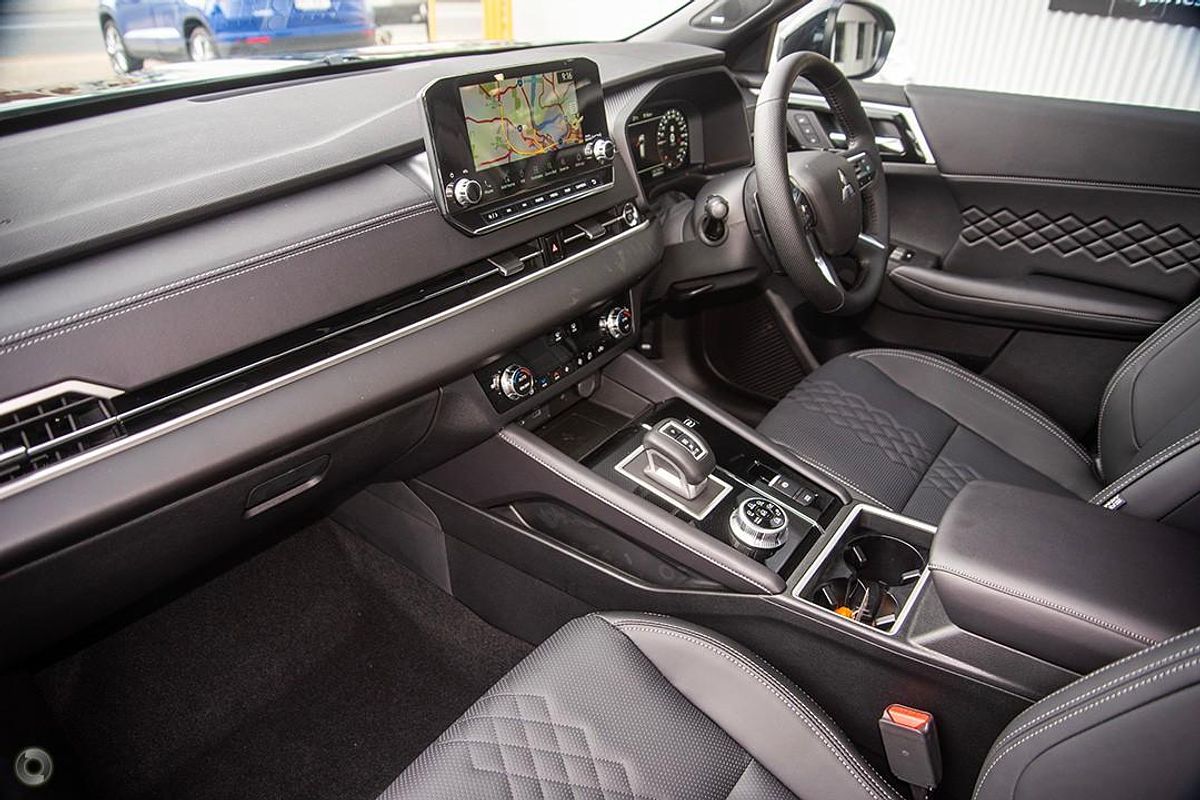2024 Mitsubishi Outlander PHEV GSR ZM