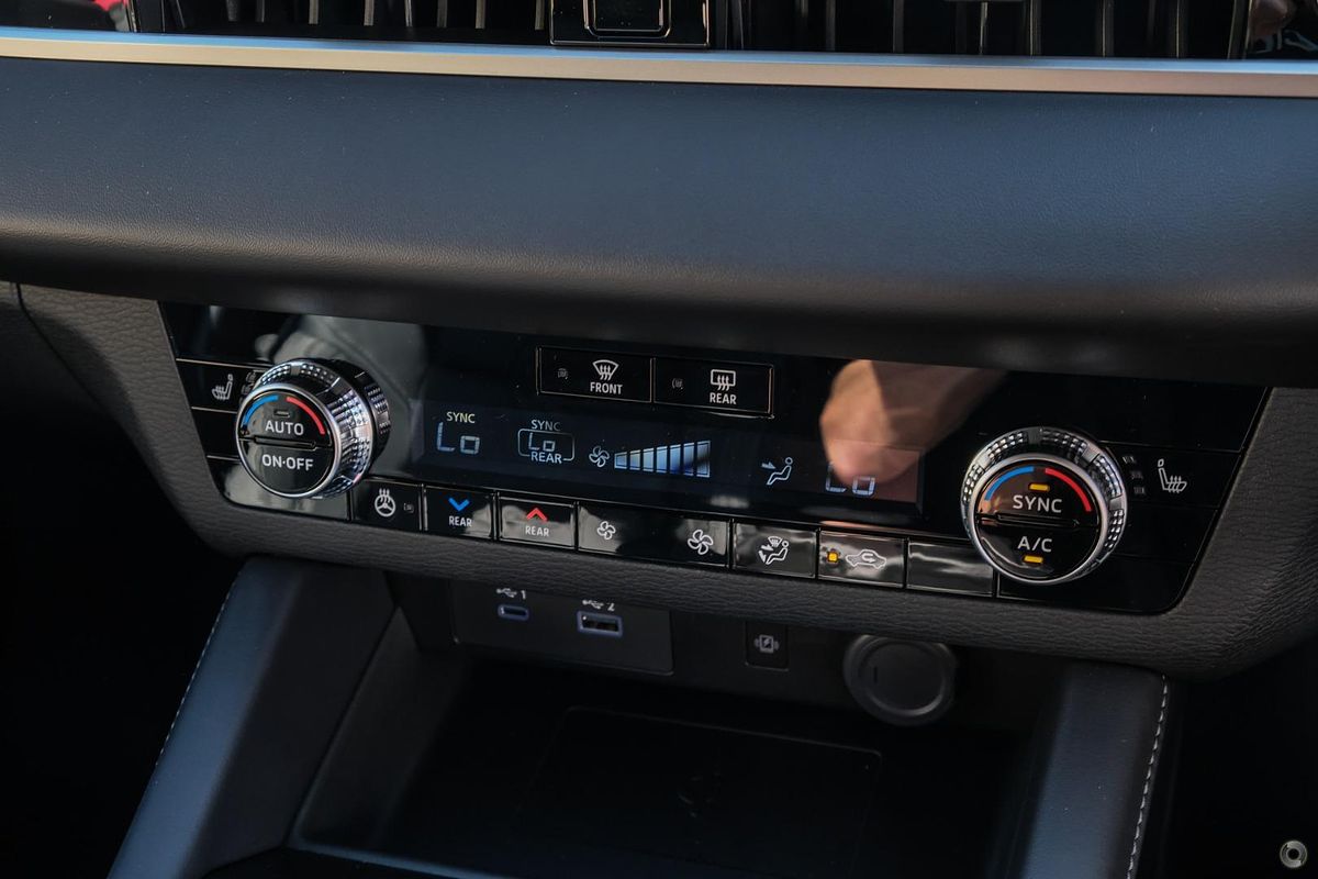 2024 Mitsubishi Outlander PHEV GSR ZM