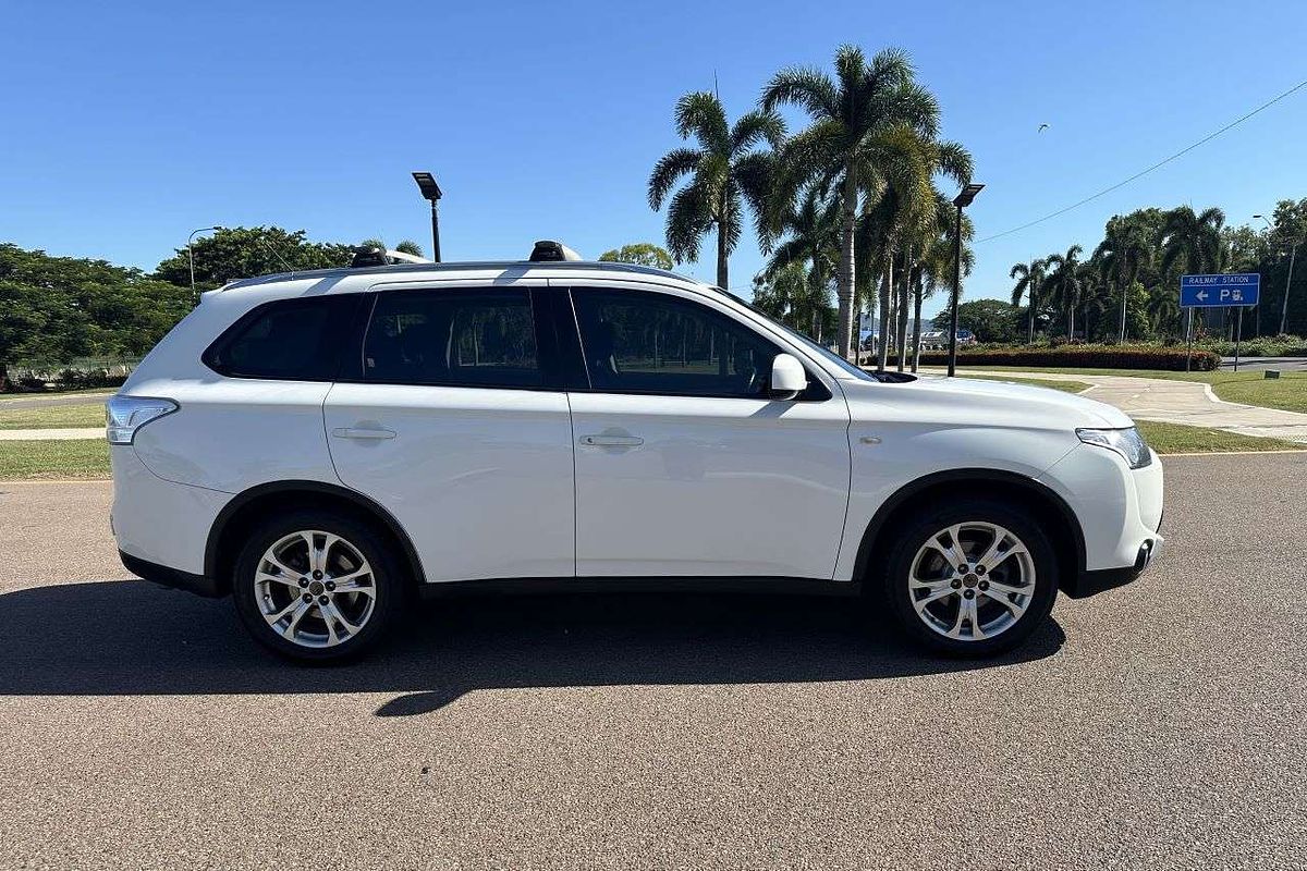 2014 Mitsubishi Outlander ES ZJ