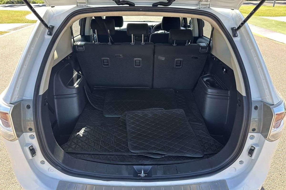 2014 Mitsubishi Outlander ES ZJ