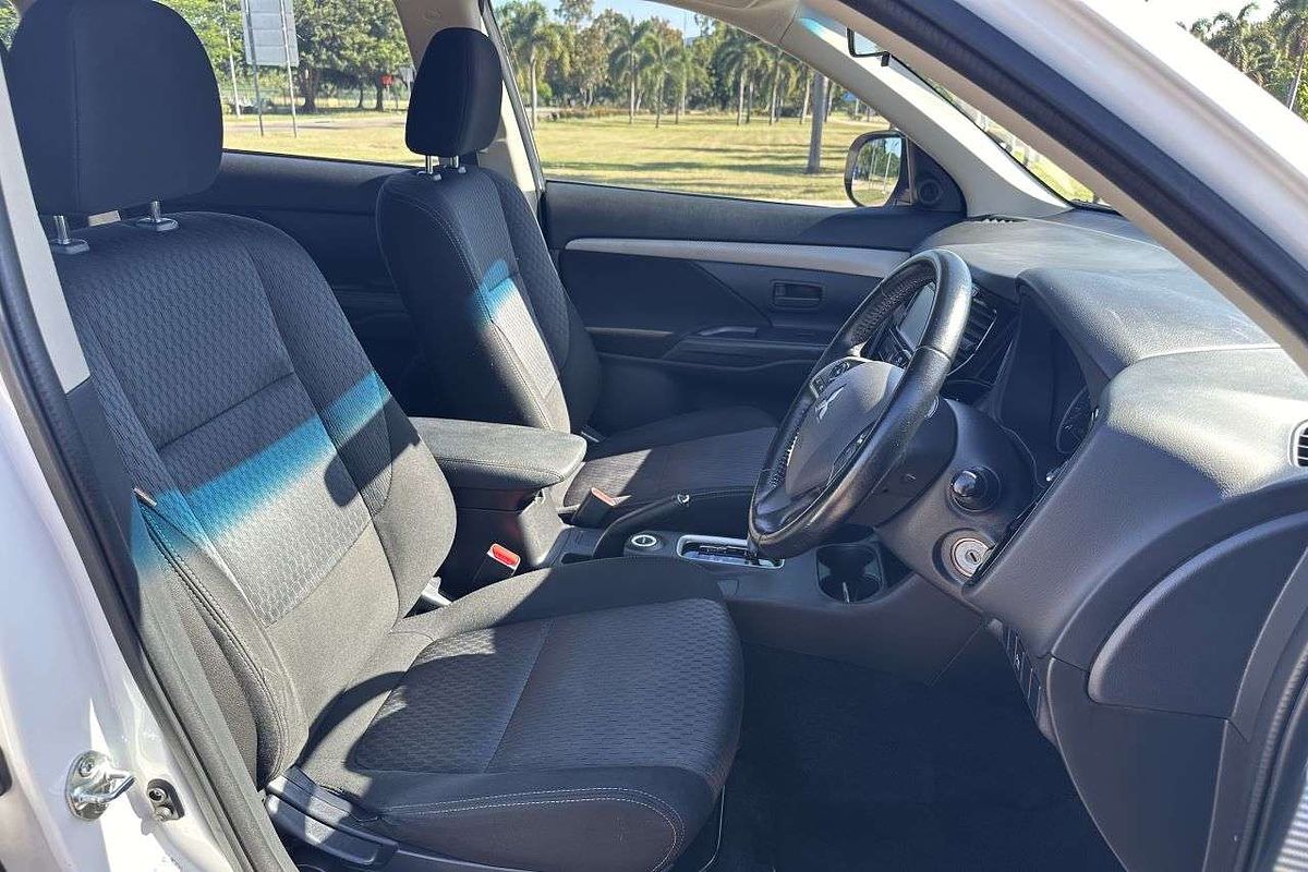 2014 Mitsubishi Outlander ES ZJ