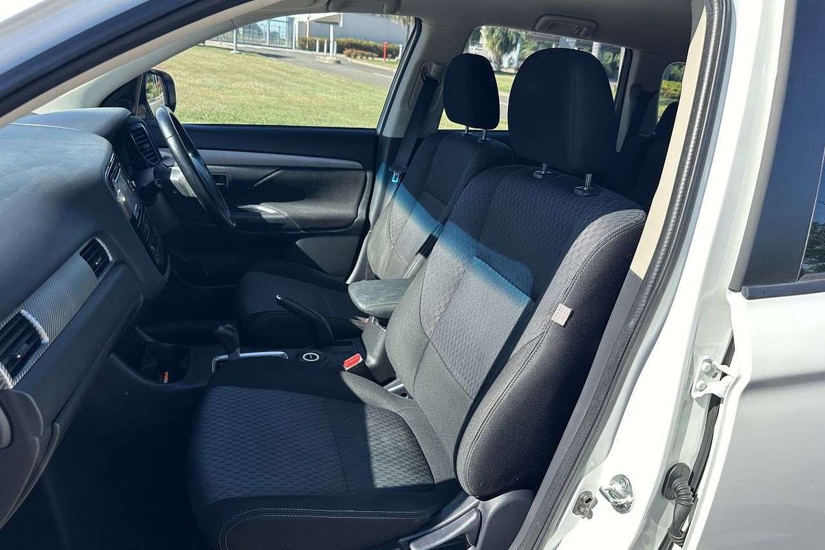 2014 Mitsubishi Outlander ES ZJ