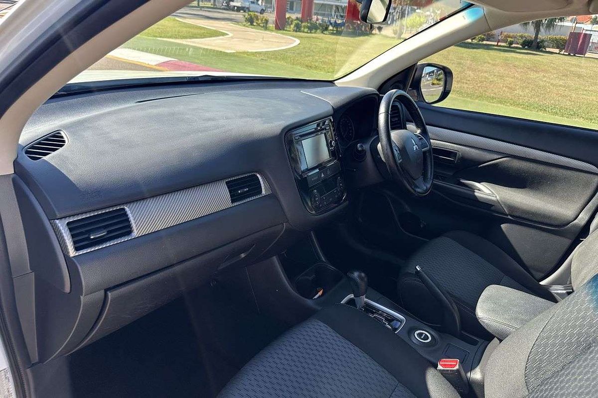 2014 Mitsubishi Outlander ES ZJ