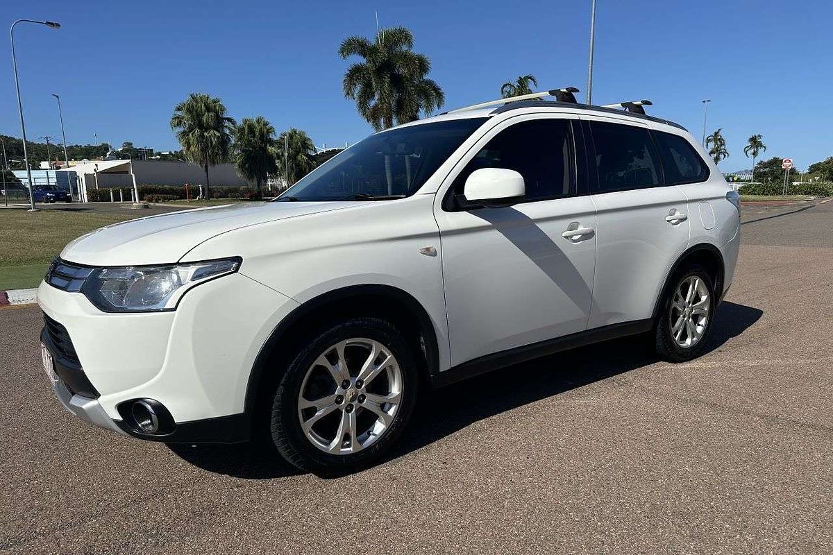 2014 Mitsubishi Outlander ES ZJ