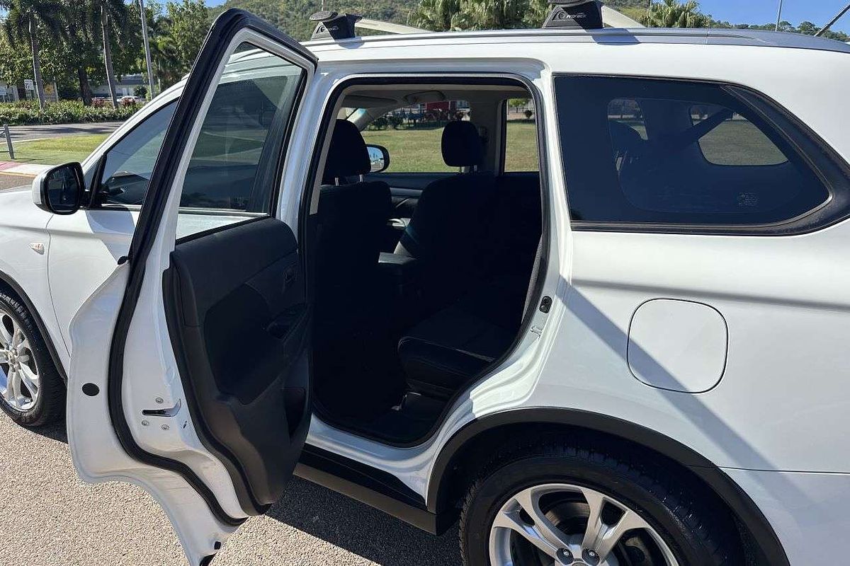 2014 Mitsubishi Outlander ES ZJ