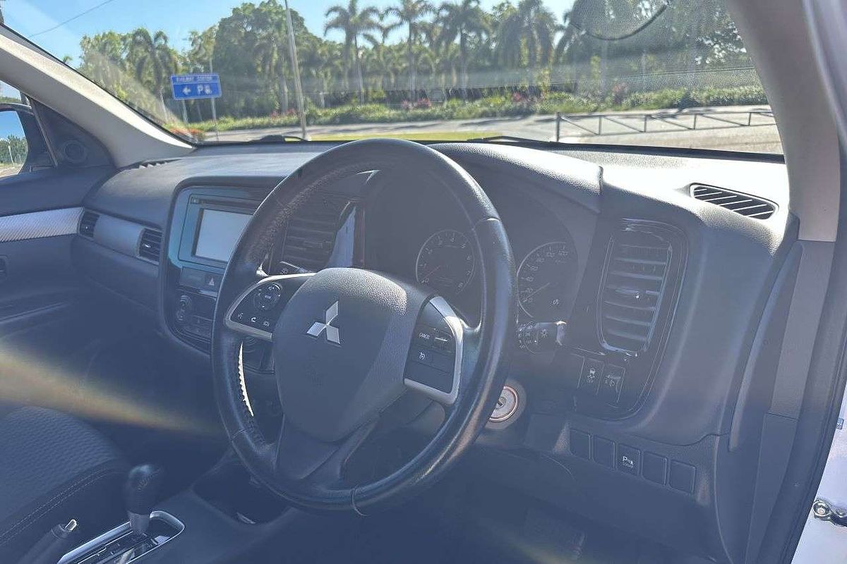 2014 Mitsubishi Outlander ES ZJ