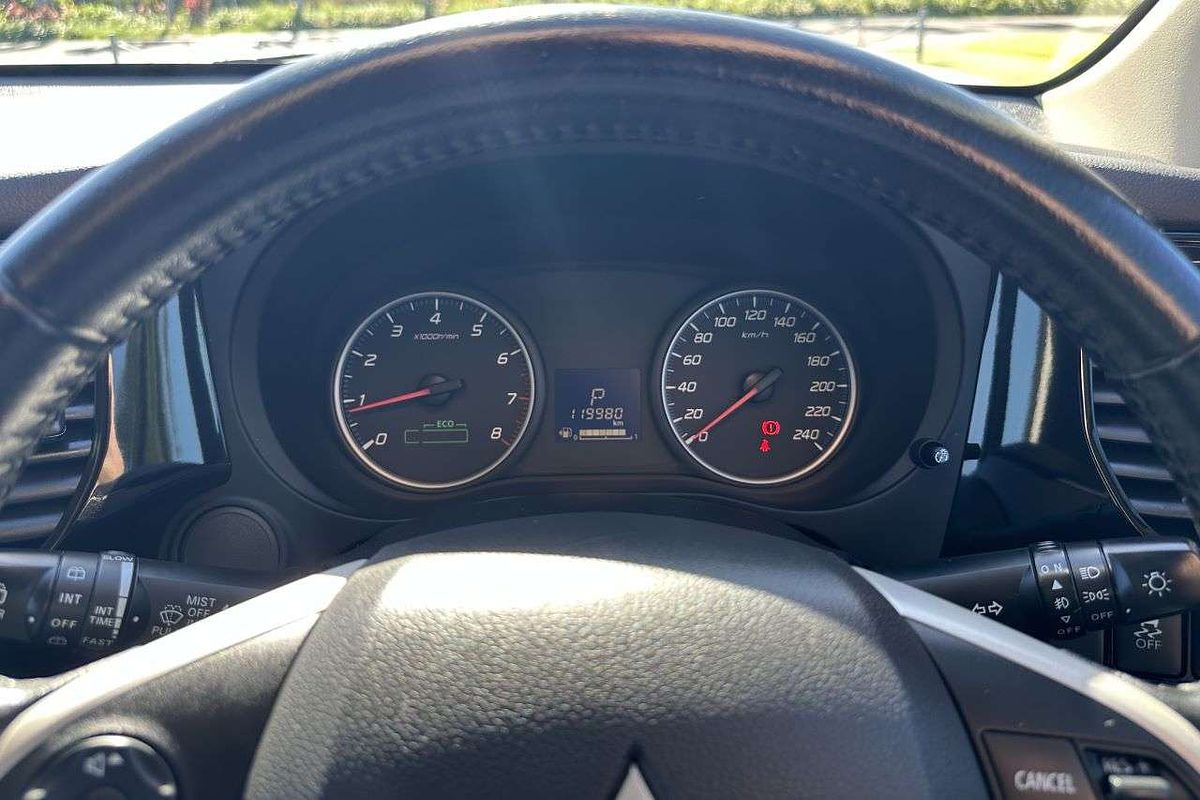2014 Mitsubishi Outlander ES ZJ