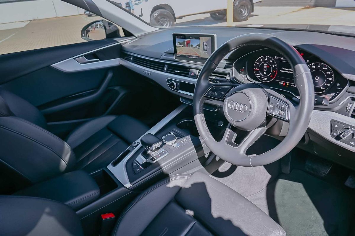 2019 Audi A4 45 TFSI S line B9