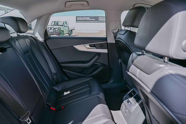 2019 Audi A4 45 TFSI S line B9