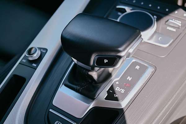 2019 Audi A4 45 TFSI S line B9