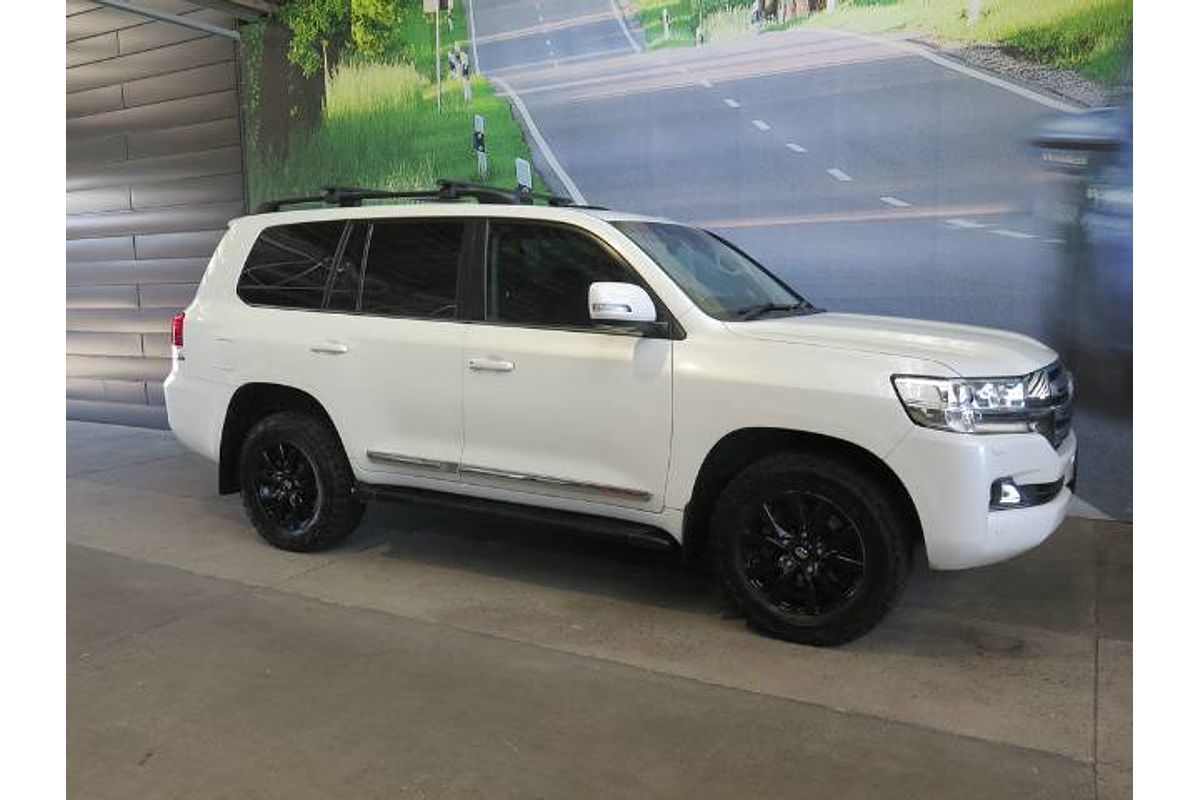 2018 Toyota LANDCRUISER SAHARA