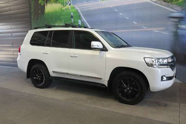 2018 Toyota LANDCRUISER SAHARA